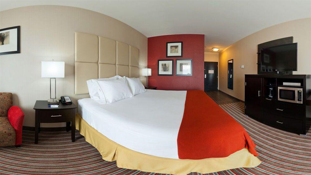 Holiday Inn Express & Suites Northeast By Ihg York Exterior photo